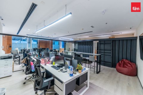 Oficina en Business Bay, Dubai, 626.3 m², № 13151 - foto 18