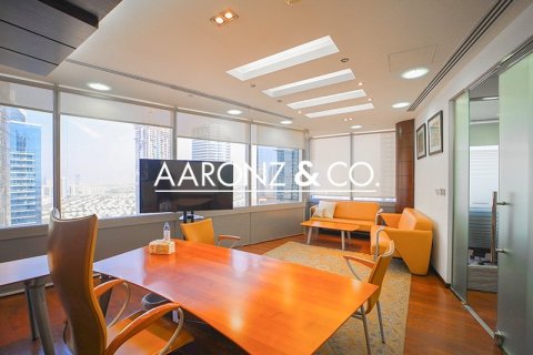 Oficina en Jumeirah Lake Towers, Dubai, 137 m², № 58496