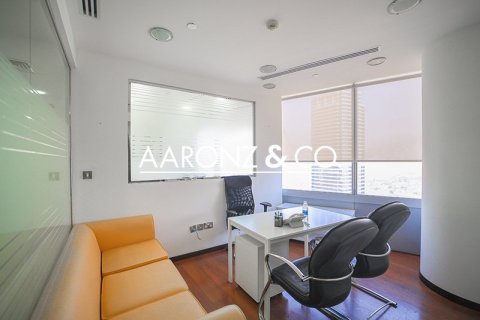 Office in Jumeirah Lake Towers, Dubai 137 sq.m. № 58496 - photo 10