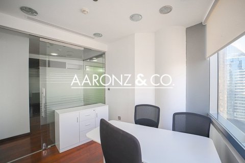 Office in Jumeirah Lake Towers, Dubai 137 sq.m. № 58496 - photo 11