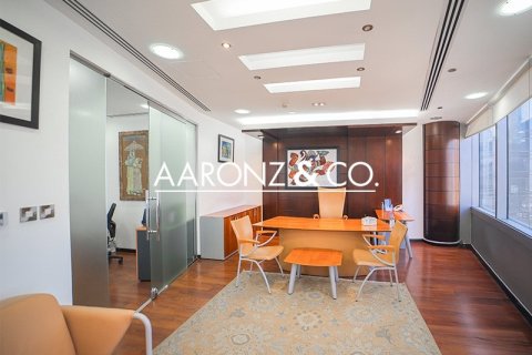Office in Jumeirah Lake Towers, Dubai 137 sq.m. № 58496 - photo 9