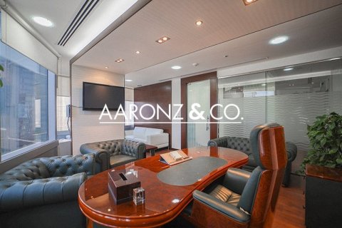 Bureau à Jumeirah Lake Towers, Dubai, 177 m², № 58495 - photo 12