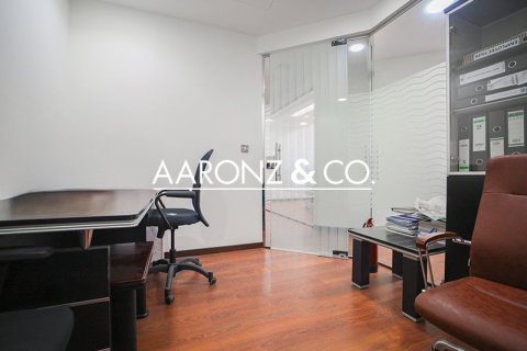 Bureau à Jumeirah Lake Towers, Dubai, 177 m², № 58495 - photo 9