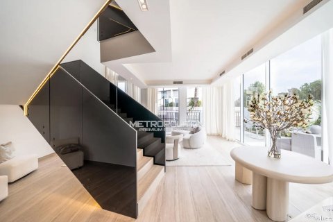 Townhouse in Al Barari, Dubai 4 bedrooms, 180 sq.m. № 74160 - photo 9