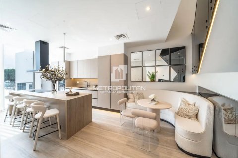 Townhouse in Al Barari, Dubai 4 bedrooms, 180 sq.m. № 74160 - photo 1