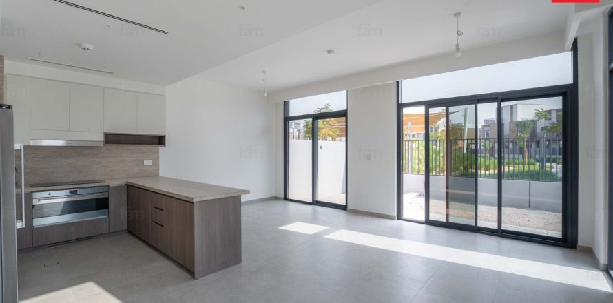 Таунхаус в Дубае, 4 спальни, 246.8м², № 67537