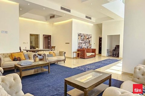Villa in Dubai 4 bedrooms, 1356.4 sq.m. № 67545 - photo 2
