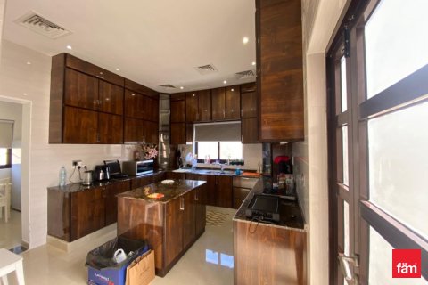 Villa in Dubai 4 bedrooms, 1356.4 sq.m. № 67545 - photo 9