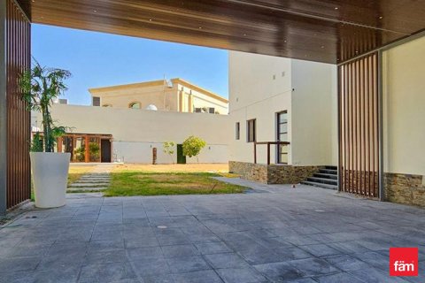 Villa in Dubai 4 bedrooms, 1356.4 sq.m. № 67545 - photo 23