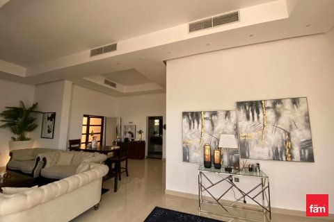 Villa in Dubai 4 bedrooms, 1356.4 sq.m. № 67545 - photo 8
