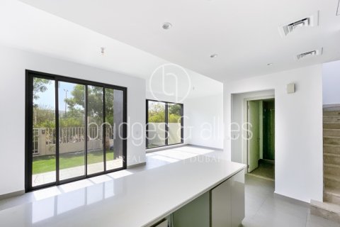 Снять в аренду виллу в Дубай Хилс Эстейт, Дубай: 4 спальни, 201.7м², № 78046 - фото 7