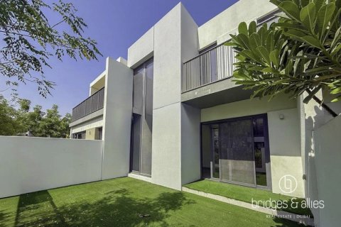 Villa in Tilal Al Ghaf, Dubai 3 bedrooms, 140 sq.m. № 78049 - photo 1