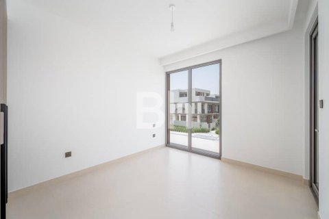 Снять в аренду виллу в Tilal Al Ghaf, Дубай: 4 спальни, 316м², № 22078 - фото 2