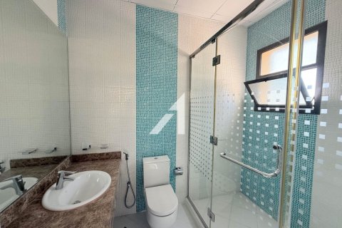 Снять в аренду виллу в Аль-Барше, Дубай: 6 спален, 471м², № 89790 - фото 16