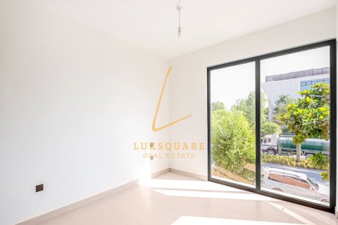 Снять в аренду виллу в Tilal Al Ghaf, Дубай: 3 спальни, 141м², № 89804 - фото 8