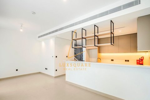 Снять в аренду виллу в Tilal Al Ghaf, Дубай: 3 спальни, 141м², № 89804 - фото 2