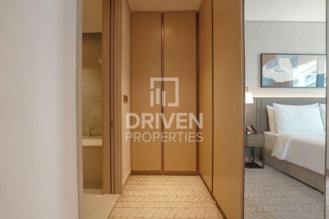 Apartment in Vida Residences Dubai Mall, Downtown Dubai (Downtown Burj Dubai), Dubai 2 bedrooms, 100.15 sq.m. № 128453 - photo 13