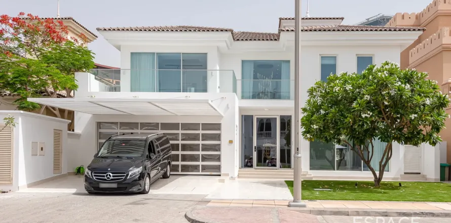 Вилла в Пальме Джумейре, Дубай, 6 спален, 505м², № 71148