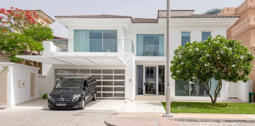 Villa en Palm Jumeirah, Dubai, 6 dormitorios, 505 m², № 71148
