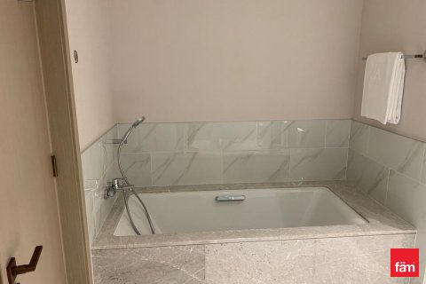Снять в аренду квартиру в Дубае: 2 спальни, 102.5м², № 72376 - фото 10