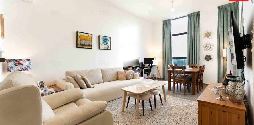 Квартира в Дубае, 2 спальни, 89.2м², № 13109