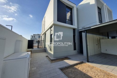 Adosado en Al Furjan, Dubai, 4 dormitorios, 358 m², № 14863 - foto 1