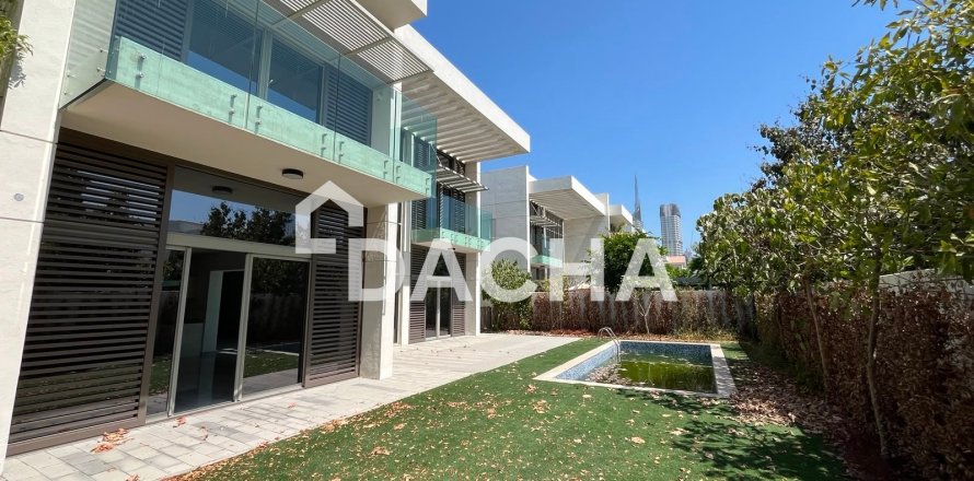 Villa in District One, Mohammed Bin Rashid City, Dubai 4 bedrooms, 597 sq.m. № 111668