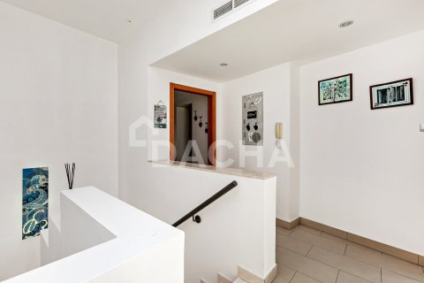 Villa in Jumeirah Village Circle, Dubai 4 bedrooms, 352 sq.m. № 111661 - photo 8