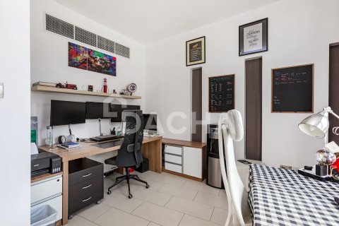 Villa in Jumeirah Village Circle, Dubai 4 bedrooms, 352 sq.m. № 111661 - photo 7