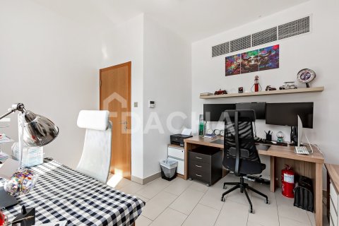 Villa in Jumeirah Village Circle, Dubai 4 bedrooms, 352 sq.m. № 111661 - photo 6