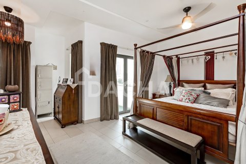 Villa in Jumeirah Village Circle, Dubai 4 bedrooms, 352 sq.m. № 111661 - photo 5