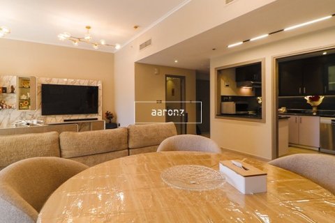 Apartment in Jumeirah Beach Residence, Dubai 3 bedrooms, 167 sq.m. № 21002 - photo 2