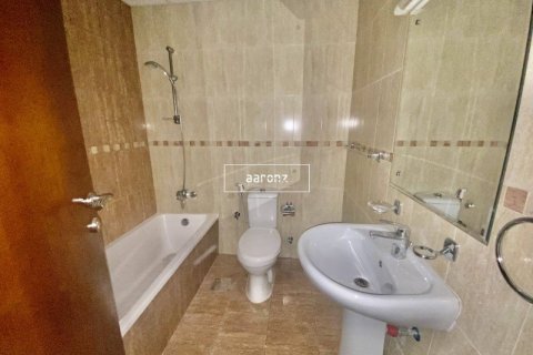Apartment in Jumeirah Lake Towers, Dubai 2 bedrooms, 64.1 sq.m. № 21001 - photo 12