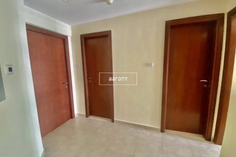 Apartment in Jumeirah Lake Towers, Dubai 2 bedrooms, 64.1 sq.m. № 21001 - photo 3