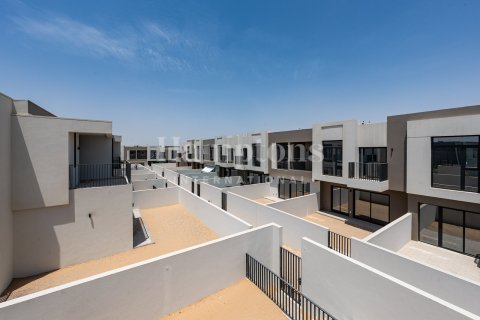 Снять в аренду виллу в Dubai South (Dubai World Central), Дубай: 4 спальни, 204.38660000м², № 12997 - фото 28