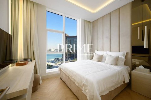Apartment in Palm Jumeirah, Dubai 3 bedrooms, 211 sq.m. № 56691 - photo 11