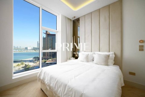 Apartment in Palm Jumeirah, Dubai 3 bedrooms, 211 sq.m. № 56691 - photo 13