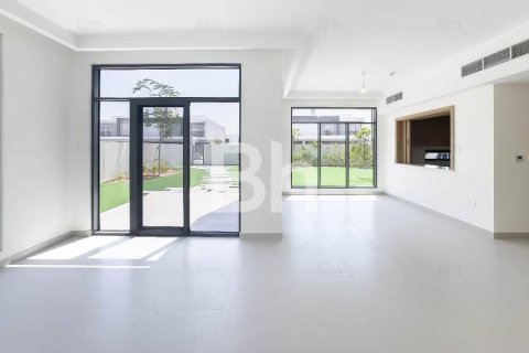 Villa in Dubai South (Dubai World Central), Dubai 4 bedrooms, 307 sq.m. № 56687 - photo 5