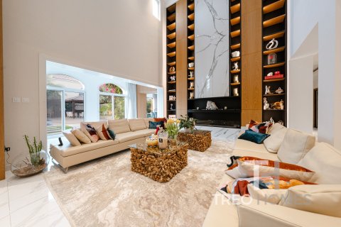 Villa in Arabian Ranches, Dubai 6 bedrooms, 950 sq.m. № 16292 - photo 13