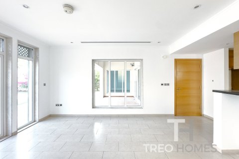 Villa in Regional, Jumeirah Park, Dubai 3 bedrooms, 285 sq.m. № 16300 - photo 9