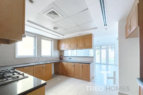 Villa in Regional, Jumeirah Park, Dubai 3 bedrooms, 285 sq.m. № 16300 - photo 6