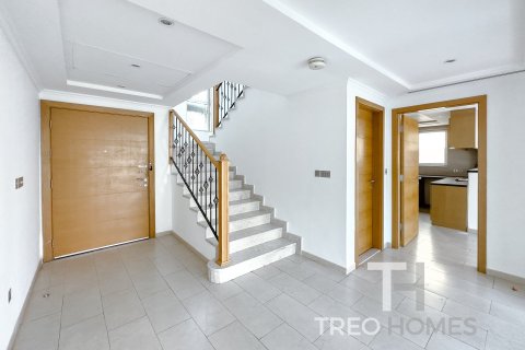 Villa in Regional, Jumeirah Park, Dubai 3 bedrooms, 285 sq.m. № 16300 - photo 5