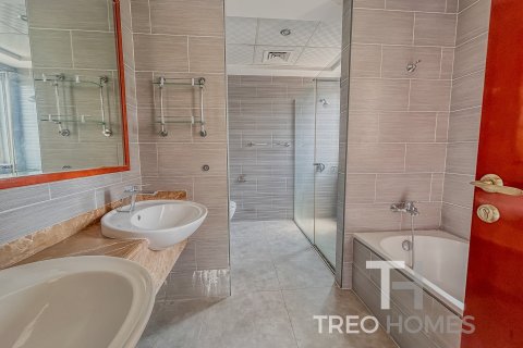 Купить виллу в Арабиан Ранчес, Дубай: 3 спальни, 299м², № 16297 - фото 12