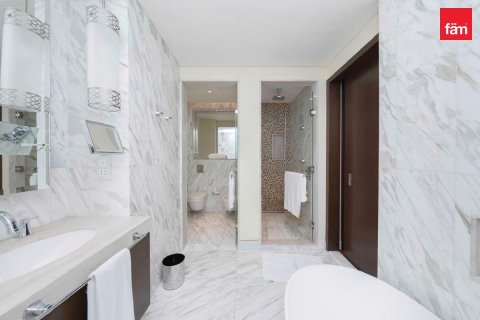Apartment in Downtown Dubai (Downtown Burj Dubai), Dubai 4 bedrooms, 225 sq.m. № 40205 - photo 9