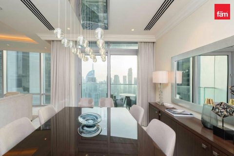 Apartment in Downtown Dubai (Downtown Burj Dubai), Dubai 4 bedrooms, 225 sq.m. № 40205 - photo 4