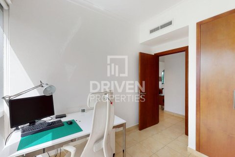Apartment in The Views, Dubai 2 bedrooms, 119 sq.m. № 19911 - photo 8