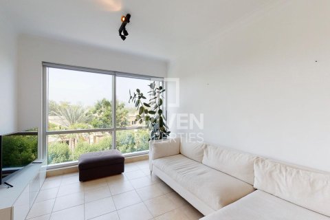 Apartment in The Views, Dubai 2 bedrooms, 119 sq.m. № 19911 - photo 2