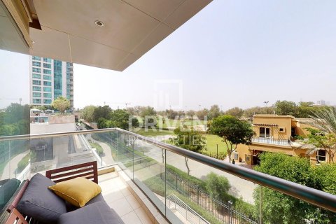 Apartment in The Views, Dubai 2 bedrooms, 119 sq.m. № 19911 - photo 15