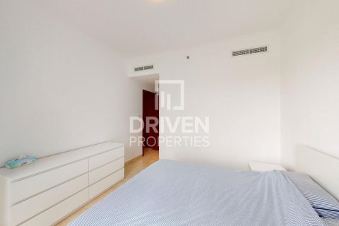 Apartment in The Views, Dubai 2 bedrooms, 119 sq.m. № 19911 - photo 4