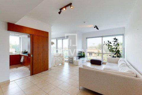 Apartment in The Views, Dubai 2 bedrooms, 119 sq.m. № 19911 - photo 1